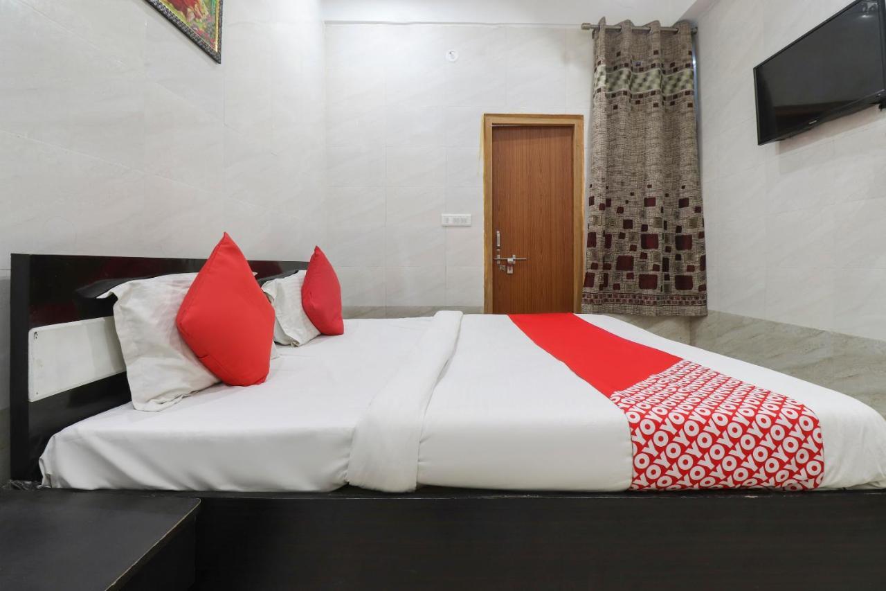 Oyo 69378 Trilok Dham Otel Vrindāvan Dış mekan fotoğraf