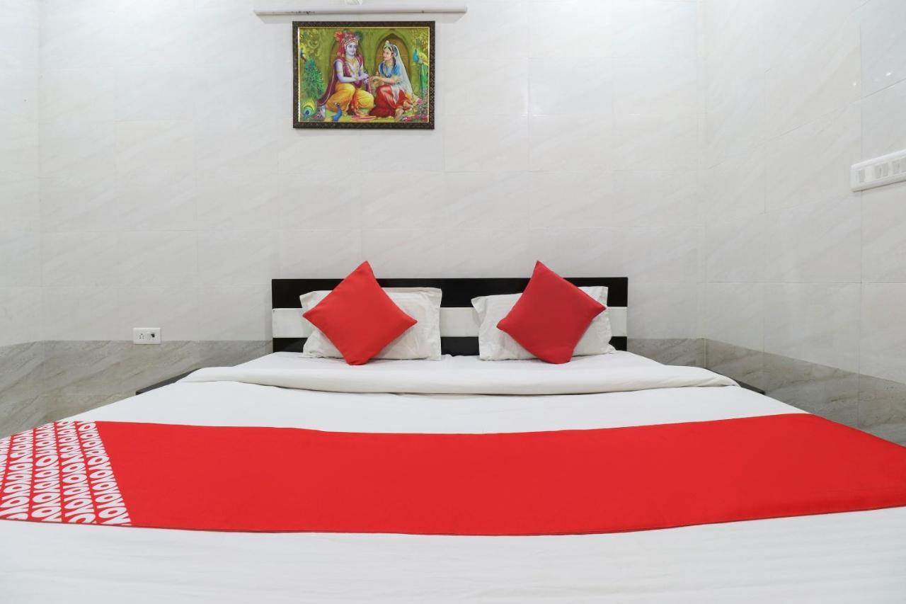 Oyo 69378 Trilok Dham Otel Vrindāvan Dış mekan fotoğraf