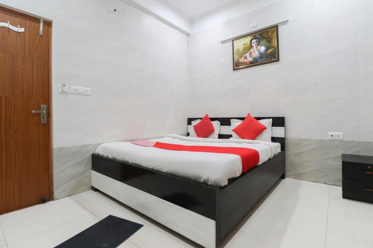 Oyo 69378 Trilok Dham Otel Vrindāvan Dış mekan fotoğraf