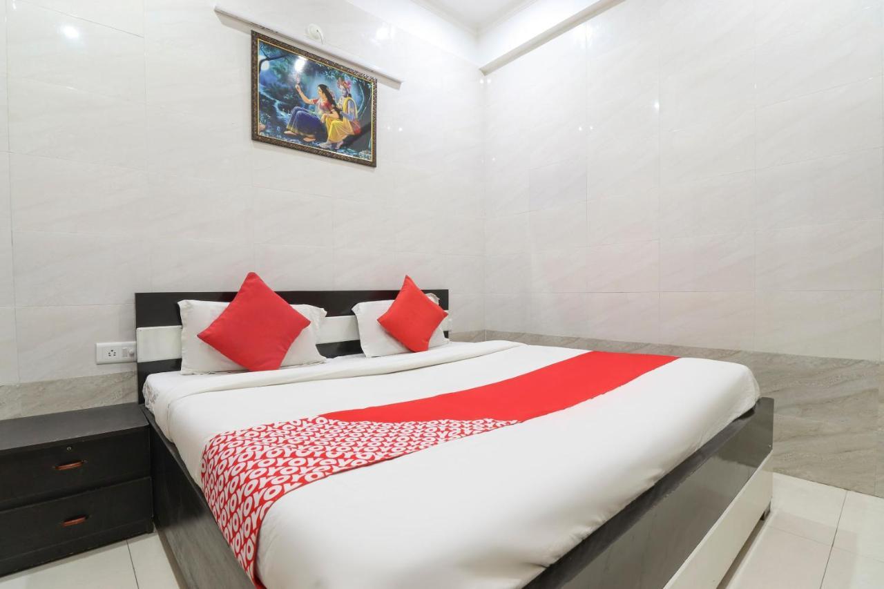 Oyo 69378 Trilok Dham Otel Vrindāvan Dış mekan fotoğraf