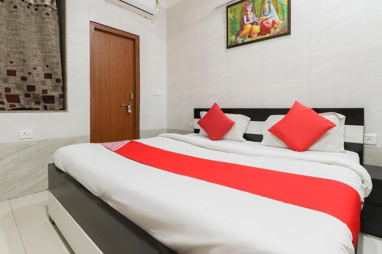 Oyo 69378 Trilok Dham Otel Vrindāvan Dış mekan fotoğraf